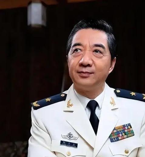 谢谢你张召忠！你真是伟大的预言家！2015年你曾说过：“美国啥也不干，让东方大国