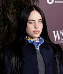 美国天才少女歌手作曲家，《芭比》主题曲演唱者，23岁的比莉 艾力什昨天将她的净资