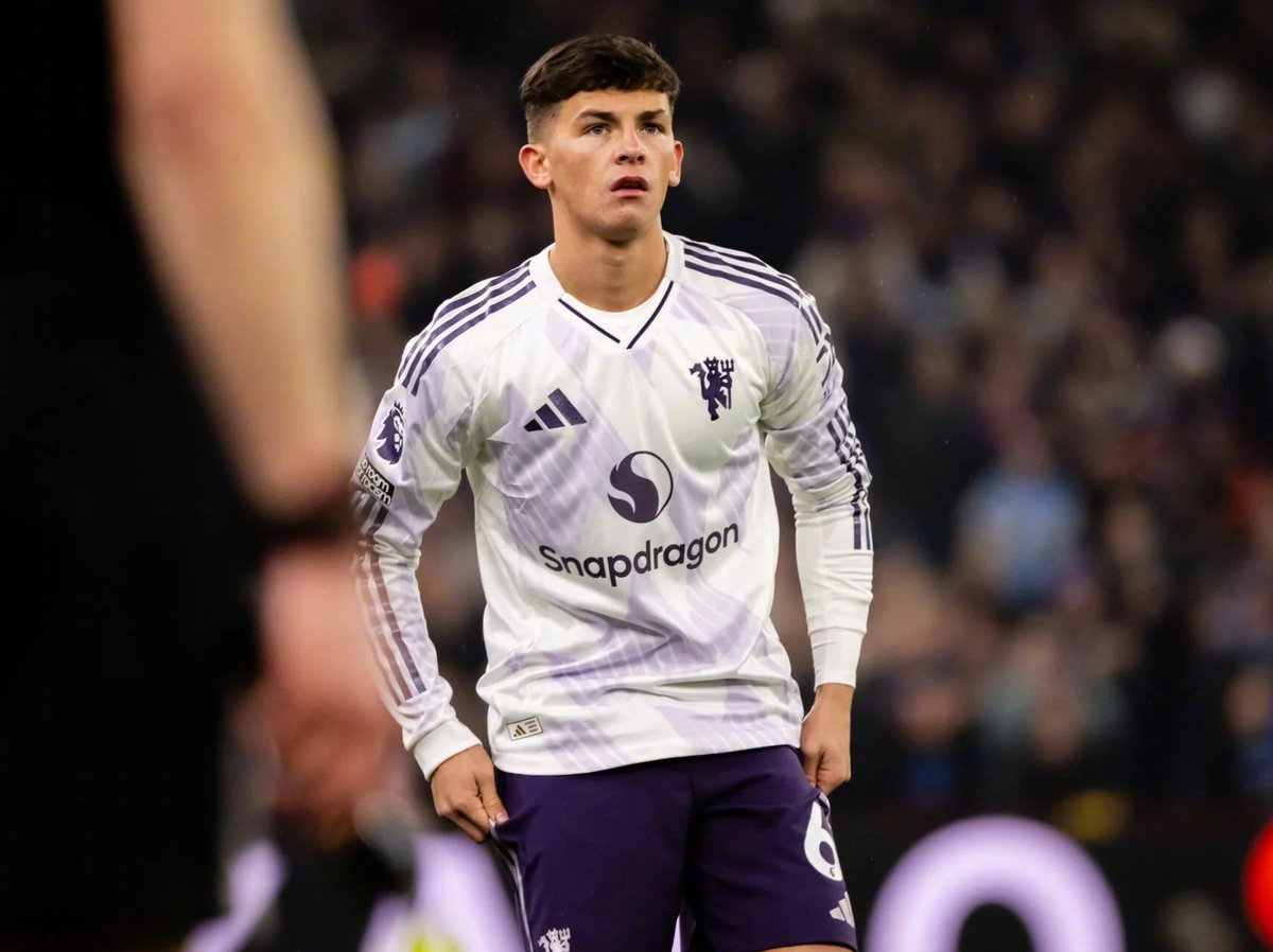 📢 最新消息：曼联小将谢伊·莱西在因伤缺阵约一个月后，重返一线队训练！曼联 谢