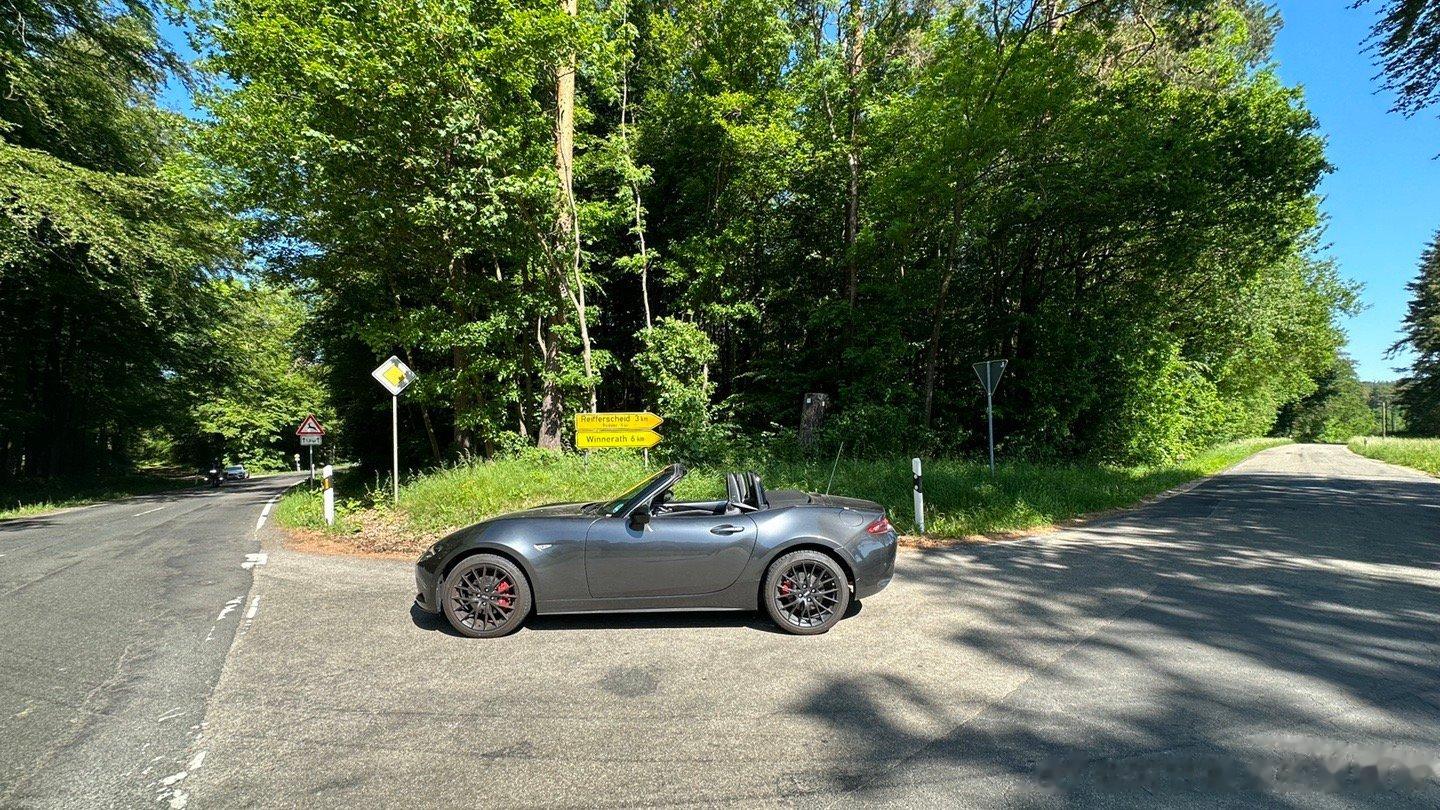 白嫖了的MX-5 ND2。棍波+敞篷+德国农村山路，buff叠满，快乐加N倍。如