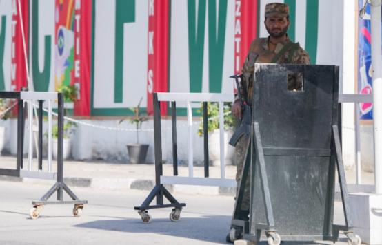 伊朗现在不光不跟美国谈，还在海上跟美军直接干起来了，下一步会不会全面开战？202