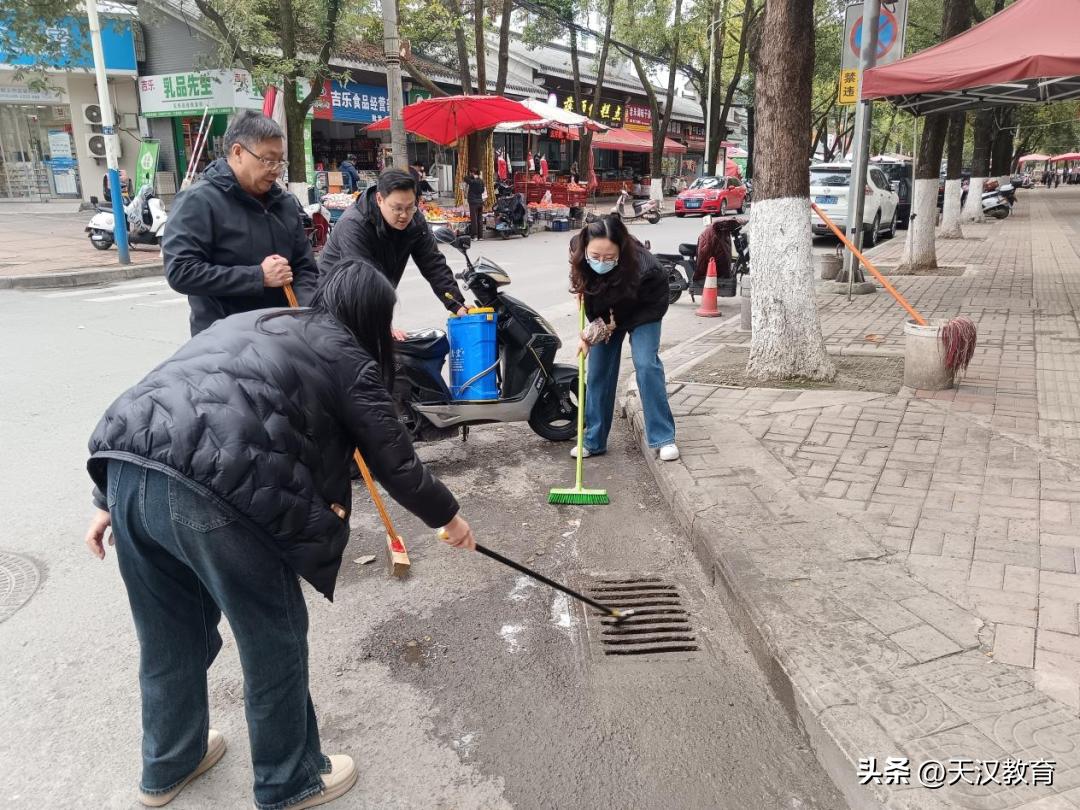 好评！连日来，汉台区中山街办将坛社区组织全体工作人员、志愿者与包联单位携手对辖区