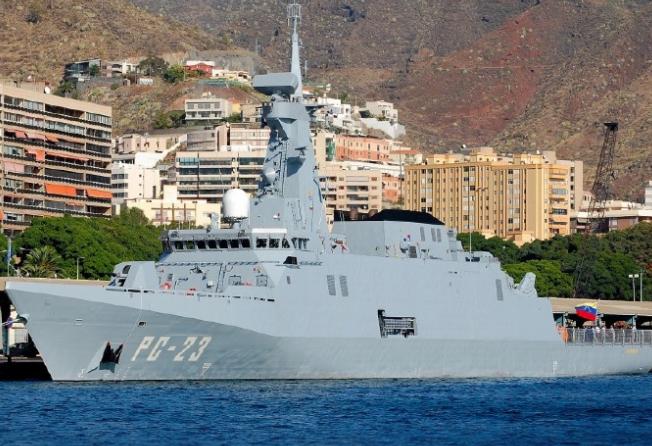 委内瑞拉致电北京后，派大批军舰出现护油轮出港，考验白宫的时候到了！

12月17