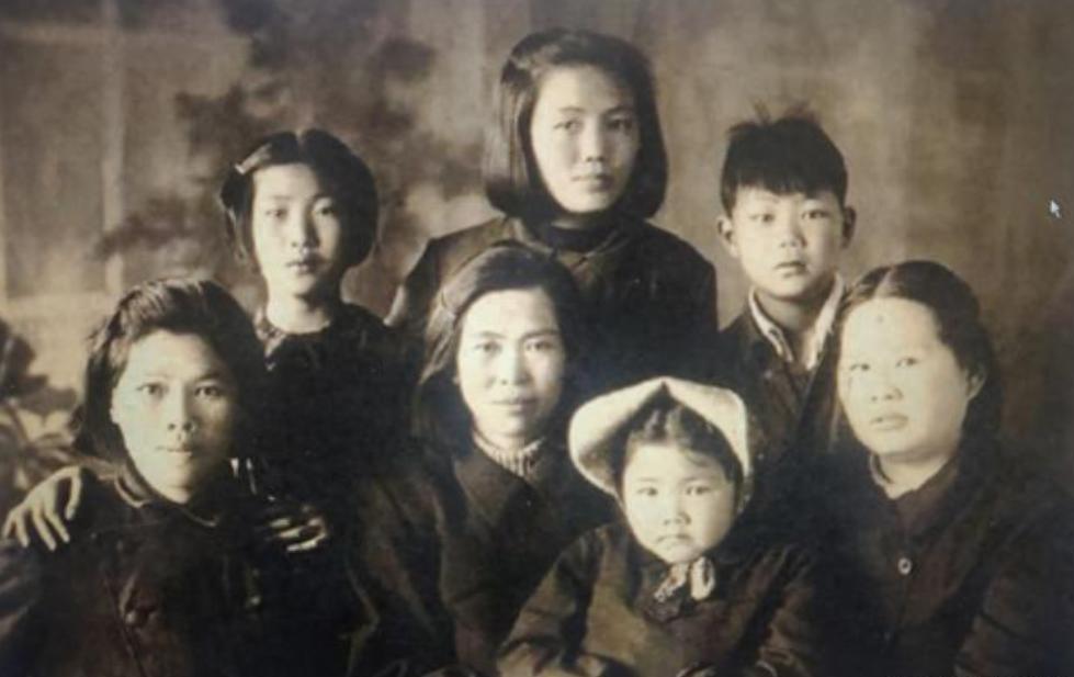 1949年，贺子珍想复出工作，谭震林得知后亲自联系，提出一个要求

“1949年