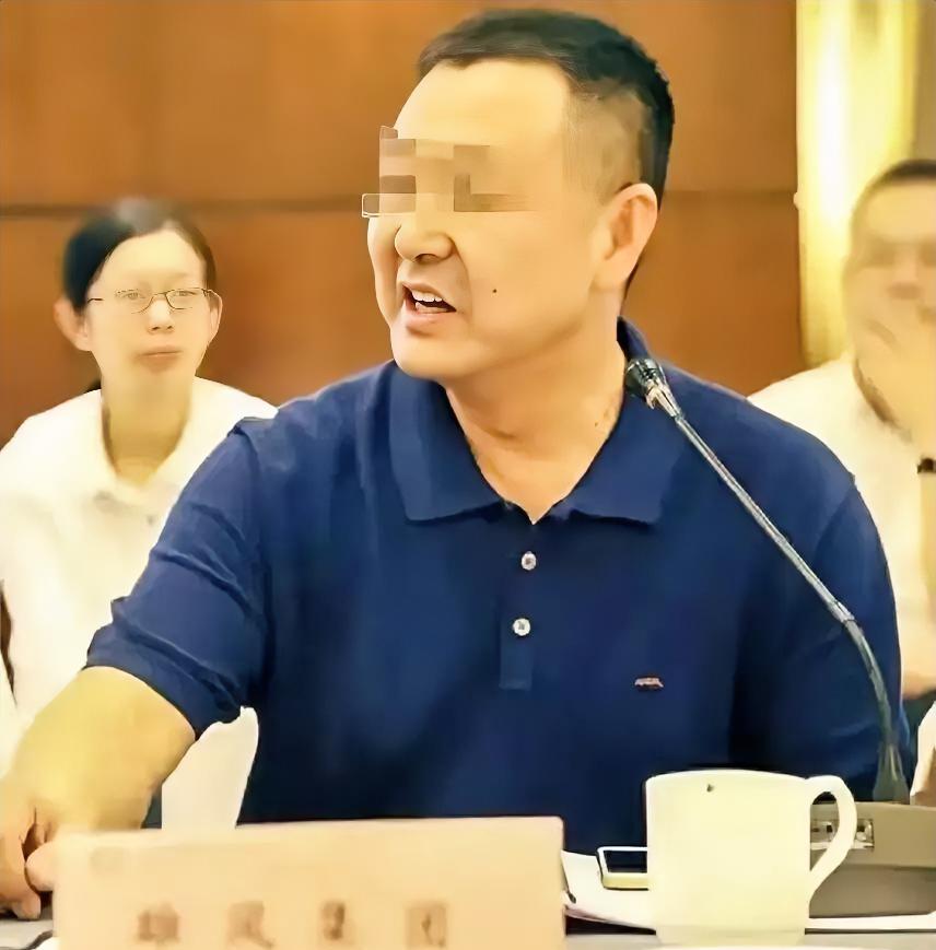 浙江一名六十来岁的商人陈金迪，身上欠了银行大概20亿元的债务没还，反而被人发现他