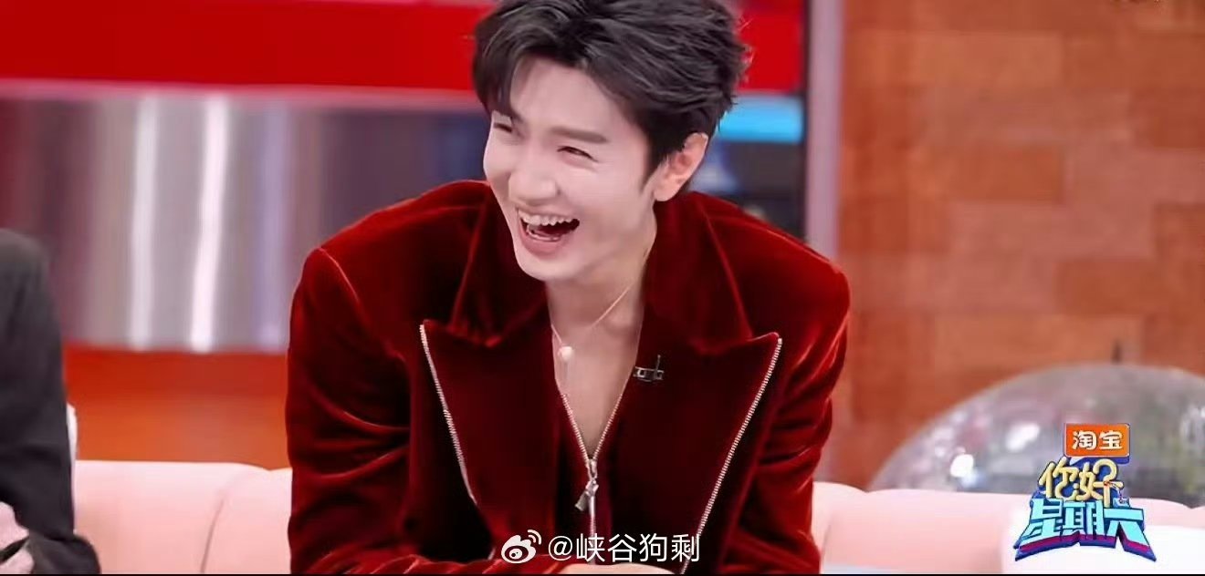 杨迪戳了陈哲远笑穴了你好星期六 笑点撞笑点，杨迪一出手，陈哲远直接笑到不行！ 