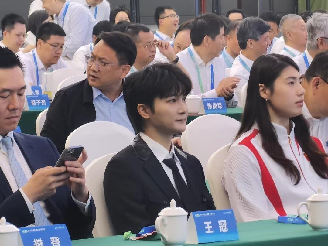 周总的实力可不是吹的！李玉刚音乐总监去周深演唱会了