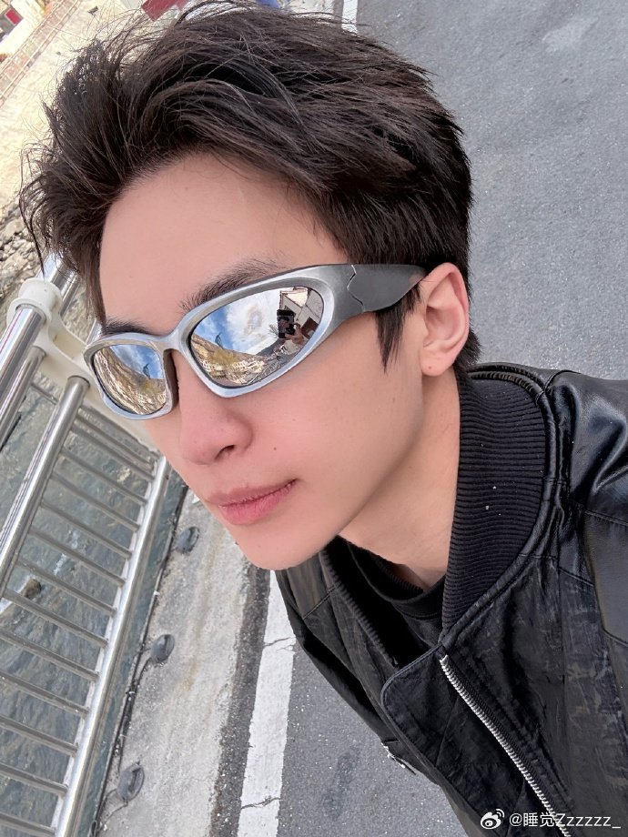 05生的精神状态还是太超前了 邓超让陈曦然火了带带他05后陈曦然精神状态太超前，