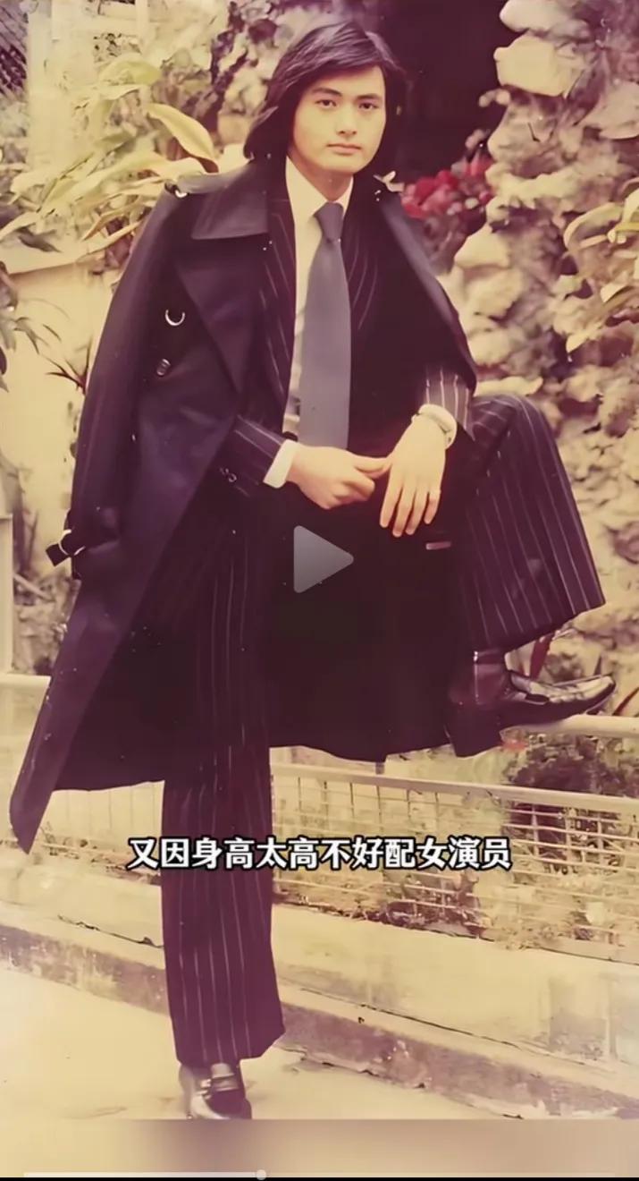 从青涩萌动的男孩到黑社会的老大厉害，周润发一路的演释可以讲炉火纯青，发仔的一张脸