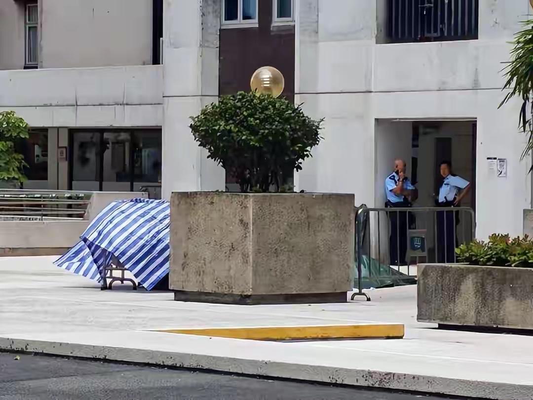 痛心！48岁妈妈因管教12岁女儿发生争执，母女俩同日先后跳楼身亡

全网揪心！近