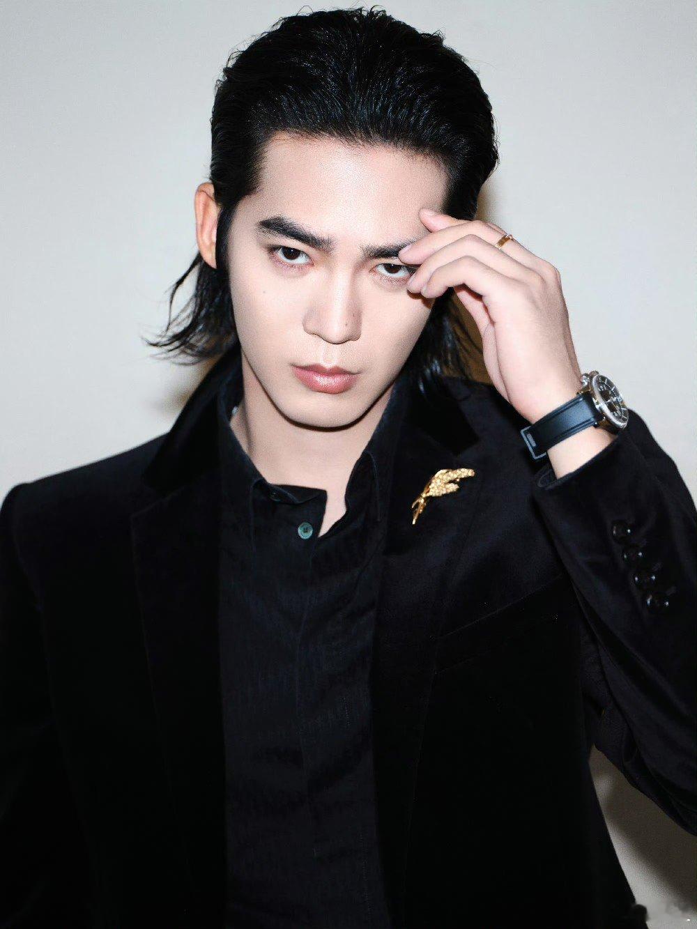 于适解锁奇瑞中国新燃油全球代言 全新代言官宣上线！兼具少年意气与成熟风骨，风格百