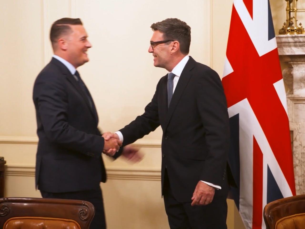 新任英国国防大臣韦斯·斯特里廷：
保护我们的国家安全是政府的首要职责。
我们将确