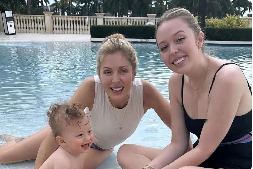 蒂芙尼的妈妈越活越年轻。
都当外婆的人了，和女儿还如同姐妹花。
当年的她，应该是