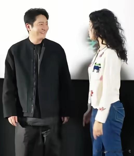 最近娱乐圈最大的秘密：郭京飞根本不是演员。他的真实身份，是他岳母家的终身御用厨子