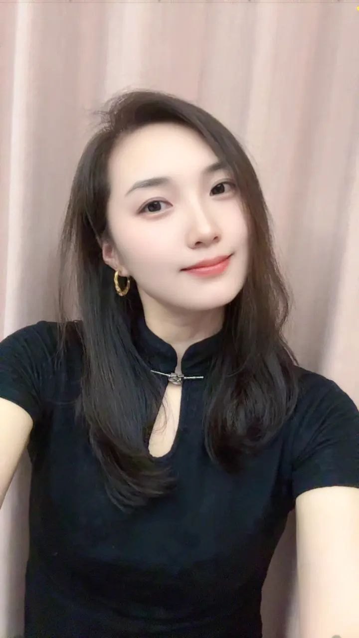 你开心，生活就会幸福人生没有最好的年龄 只有最好的心态 以自己喜欢的方...