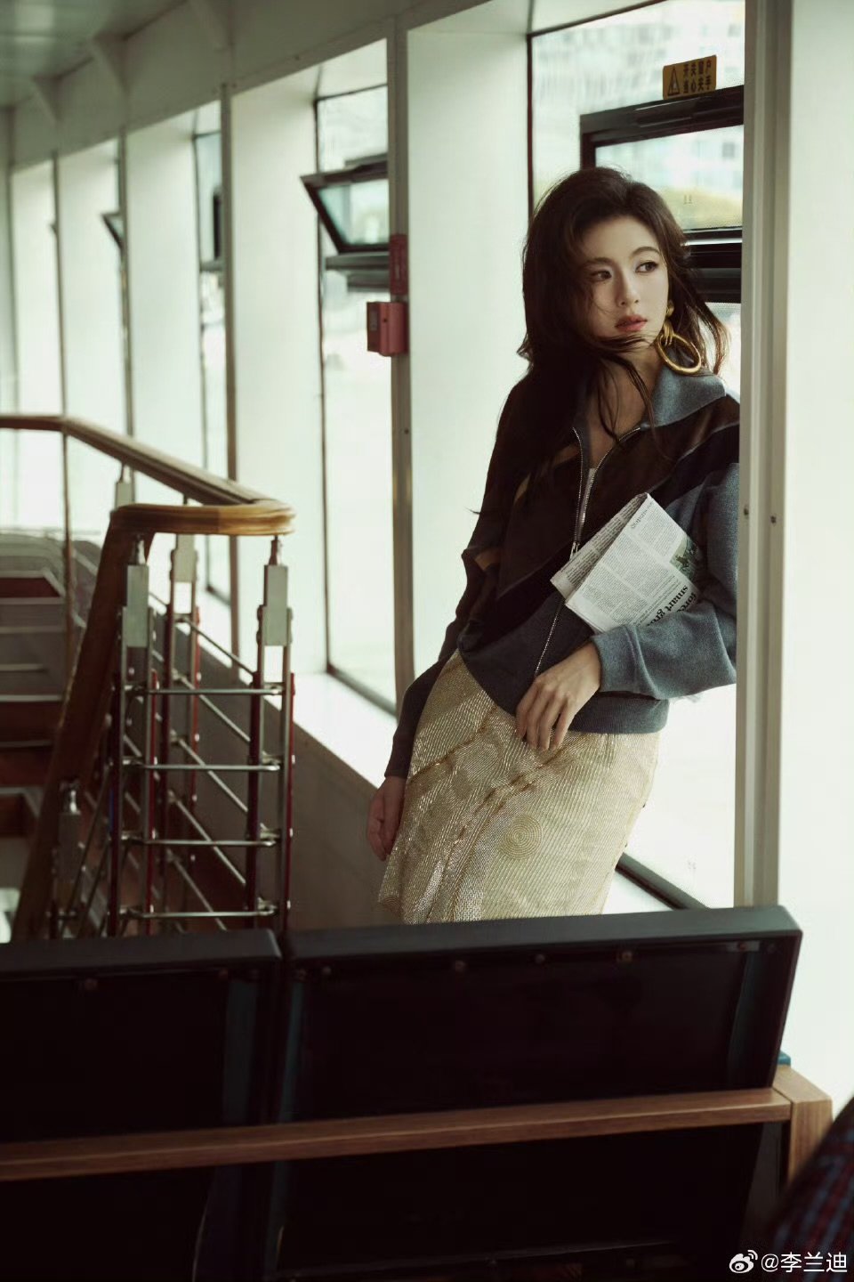 李兰迪别人坐船是过江我坐船是上班李兰迪范思哲活动出图李兰迪范思哲活动出图，复古文