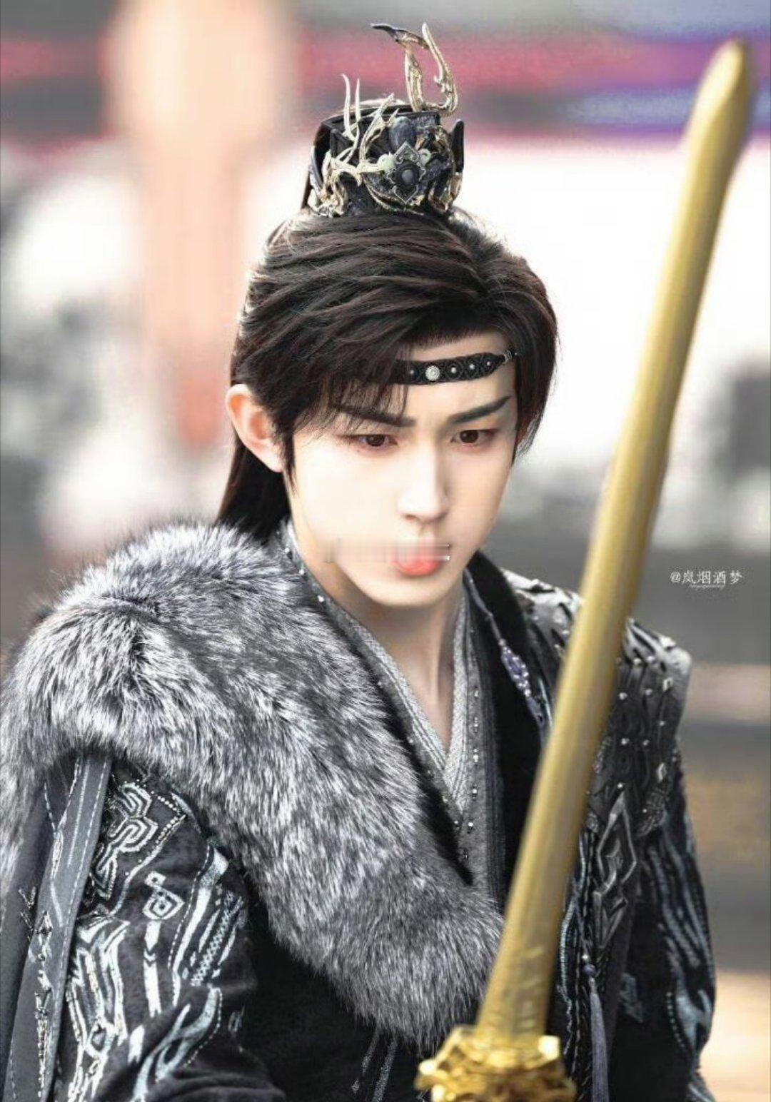 郭俊辰异域天师造型 这波妆造真的狠狠戳中审美！郭俊辰在《天地剑心》里的权如沐，将