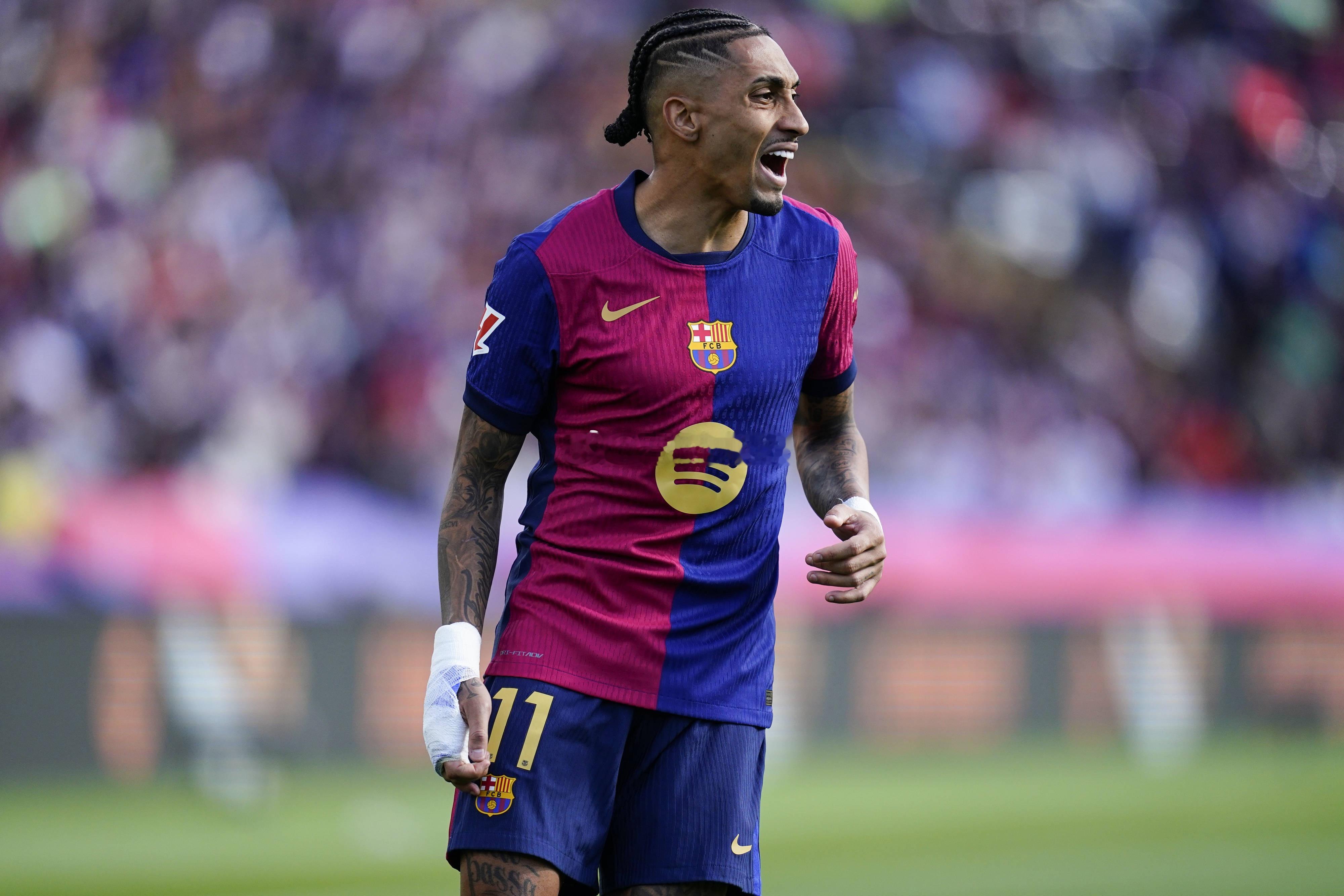 世体：巴萨今日进行训练，拉菲尼亚仍未参加合练足球 2月8日讯 据《世界体育报》报