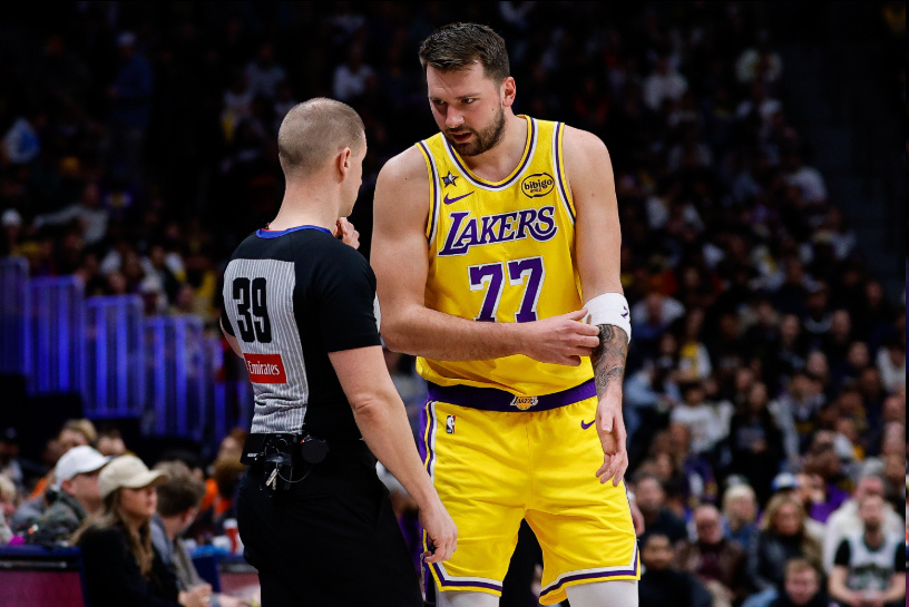 本赛季至今，东契奇已累计了14次技术犯规，只要再领到两次，就将被NBA官方禁赛一