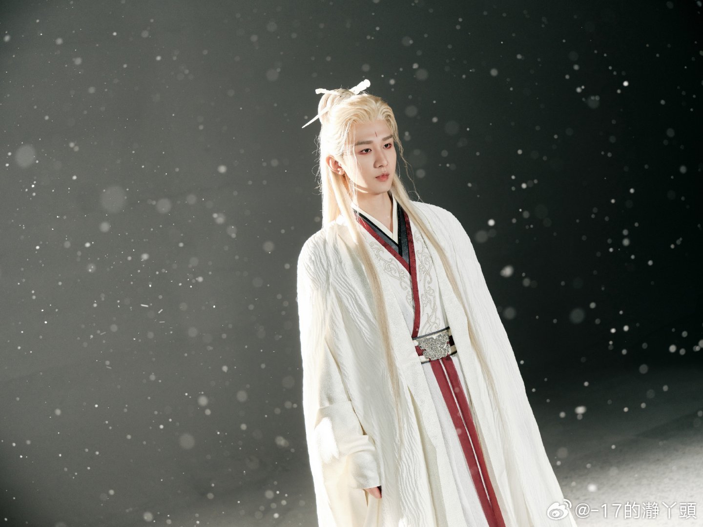 G成毅赴山海cy成毅萧秋水李沉舟肖明明成毅用自己的实力与才华，赢得了业内人士和观