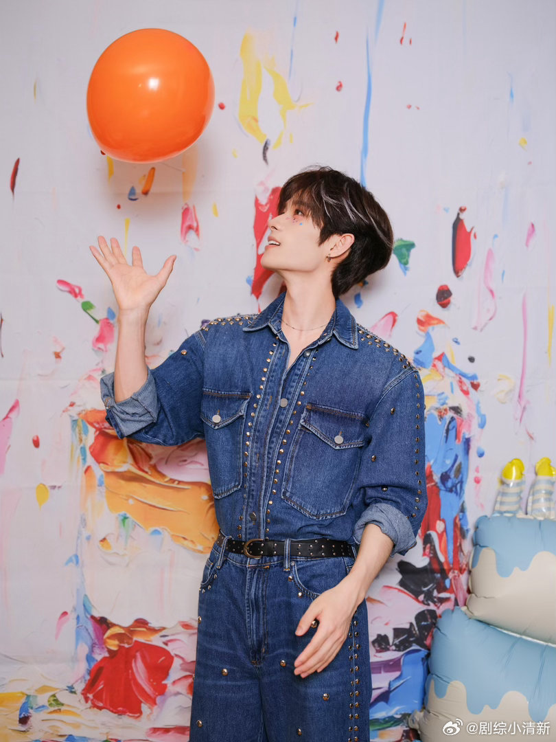 井胧用一盘咸菜征服6位艺人 谁懂啊！看井胧vlog时就馋到想下单他的腌黄瓜，这次