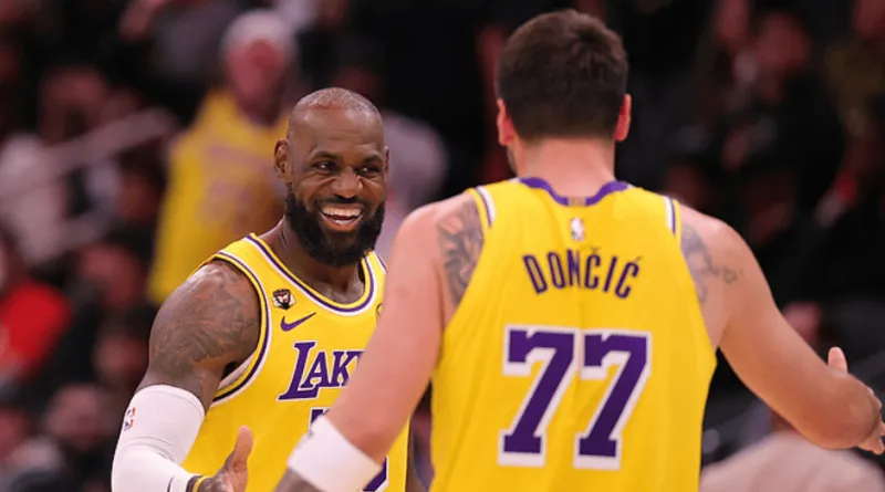 ESPN预测明日比赛：热火胜率50.1%，湖人胜率49.9%