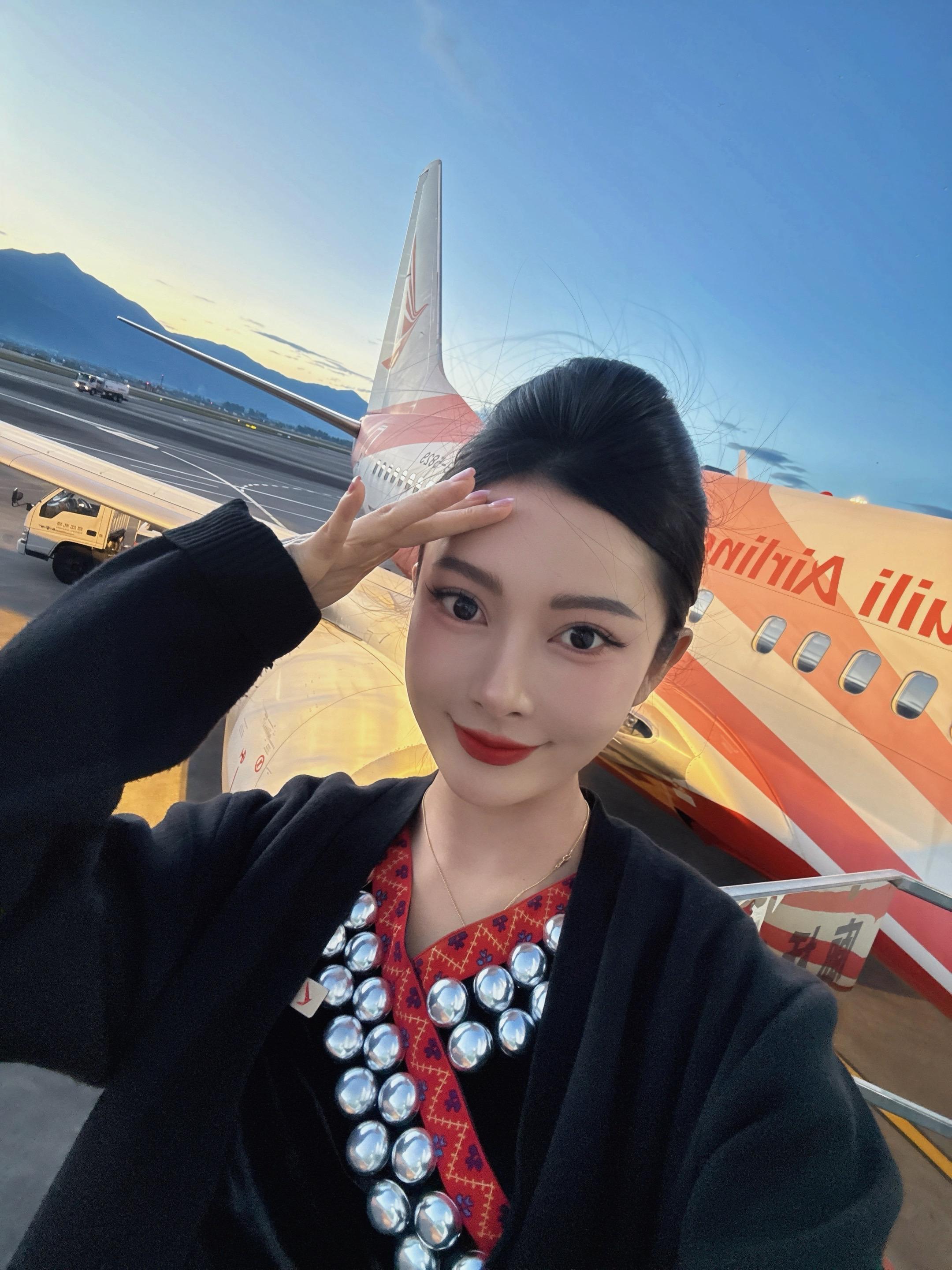 上辈子嚣张跋扈 这辈子空中乘务🫠。
