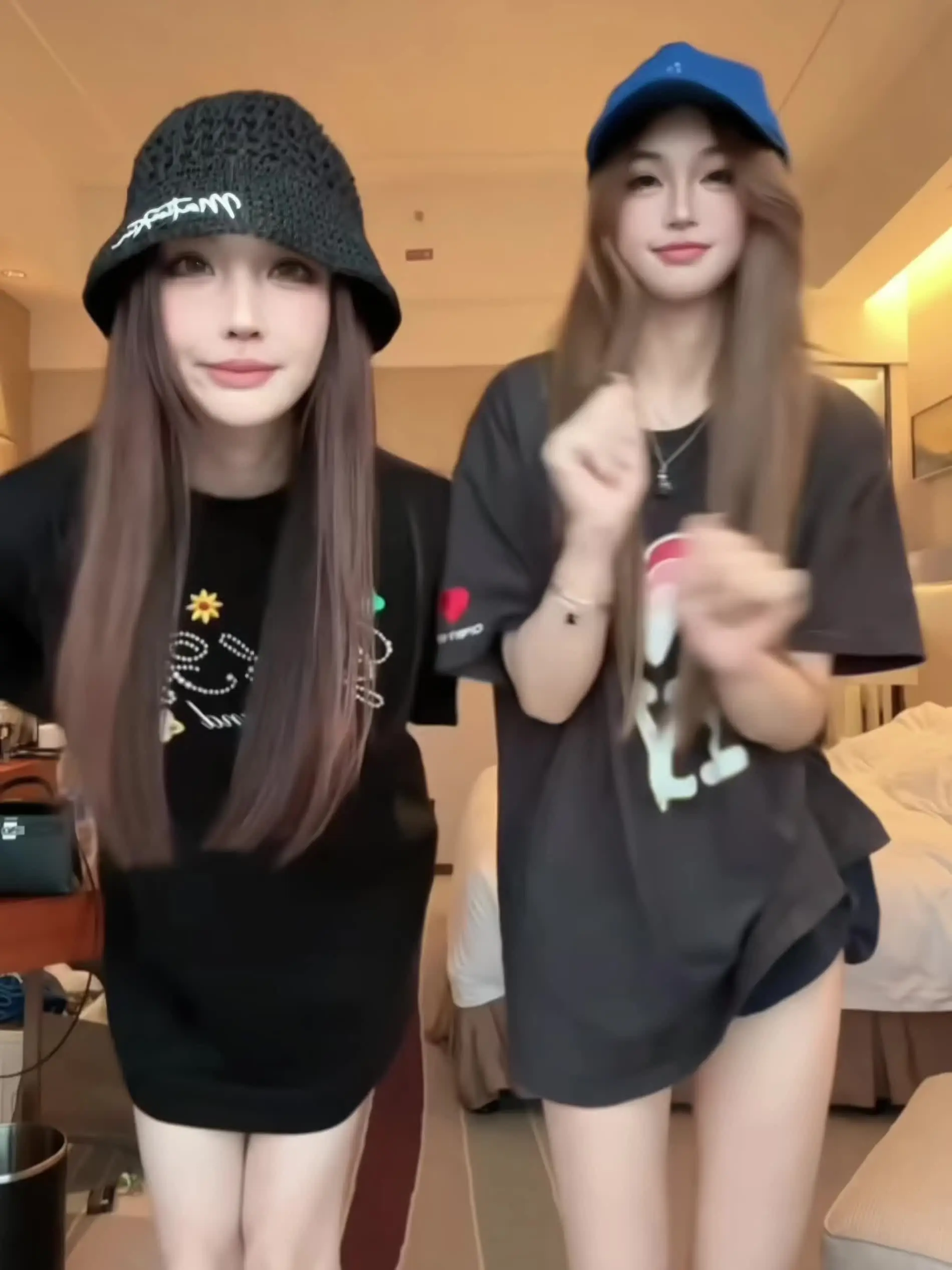 上头姐妹 好朋友见面方式 就很棒 ootd穿搭