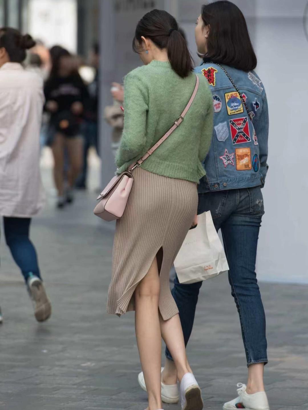 现在的穿搭真的是越来越看不懂