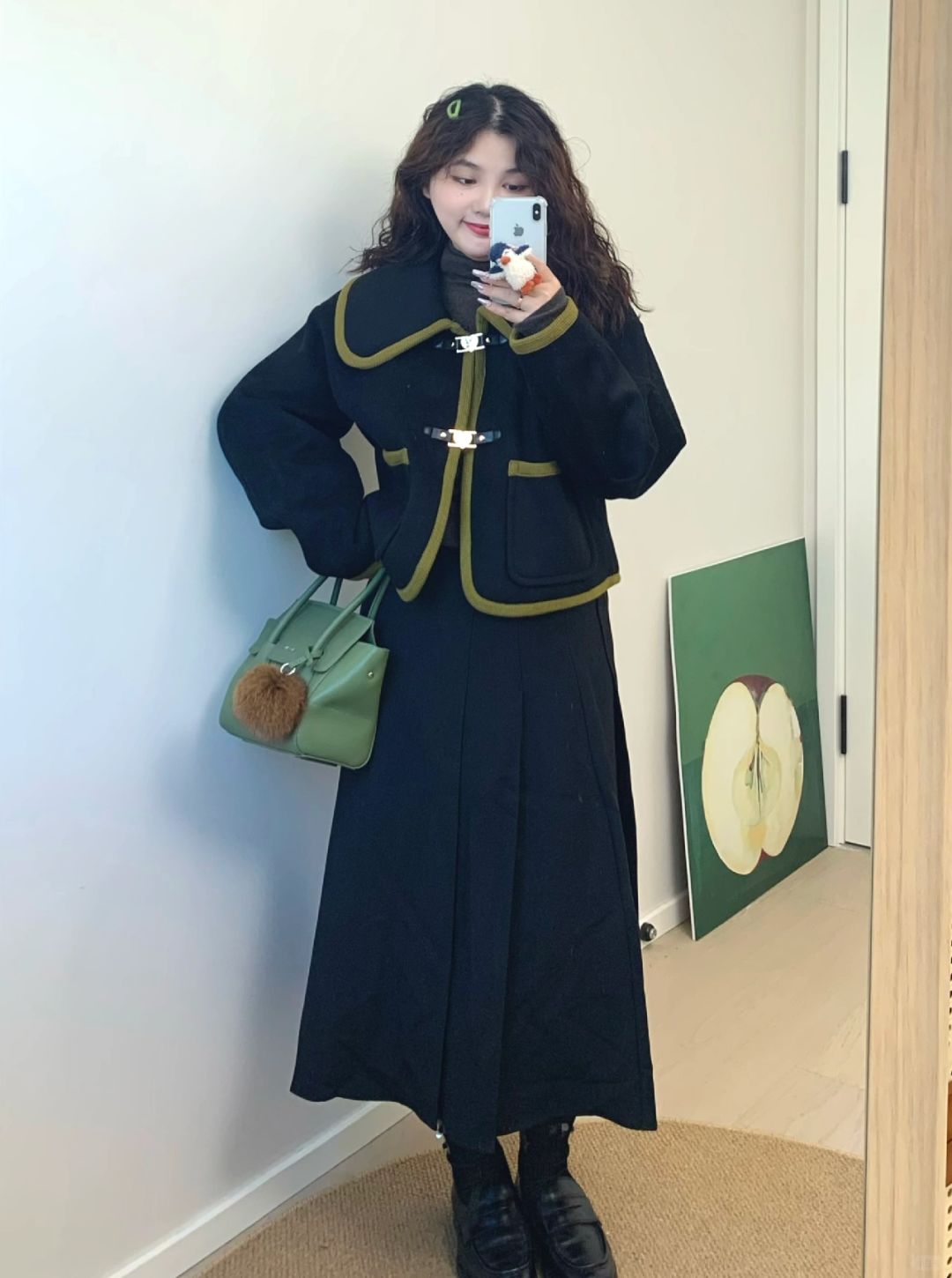 🖤｜翻领小外套和显瘦黑百褶～