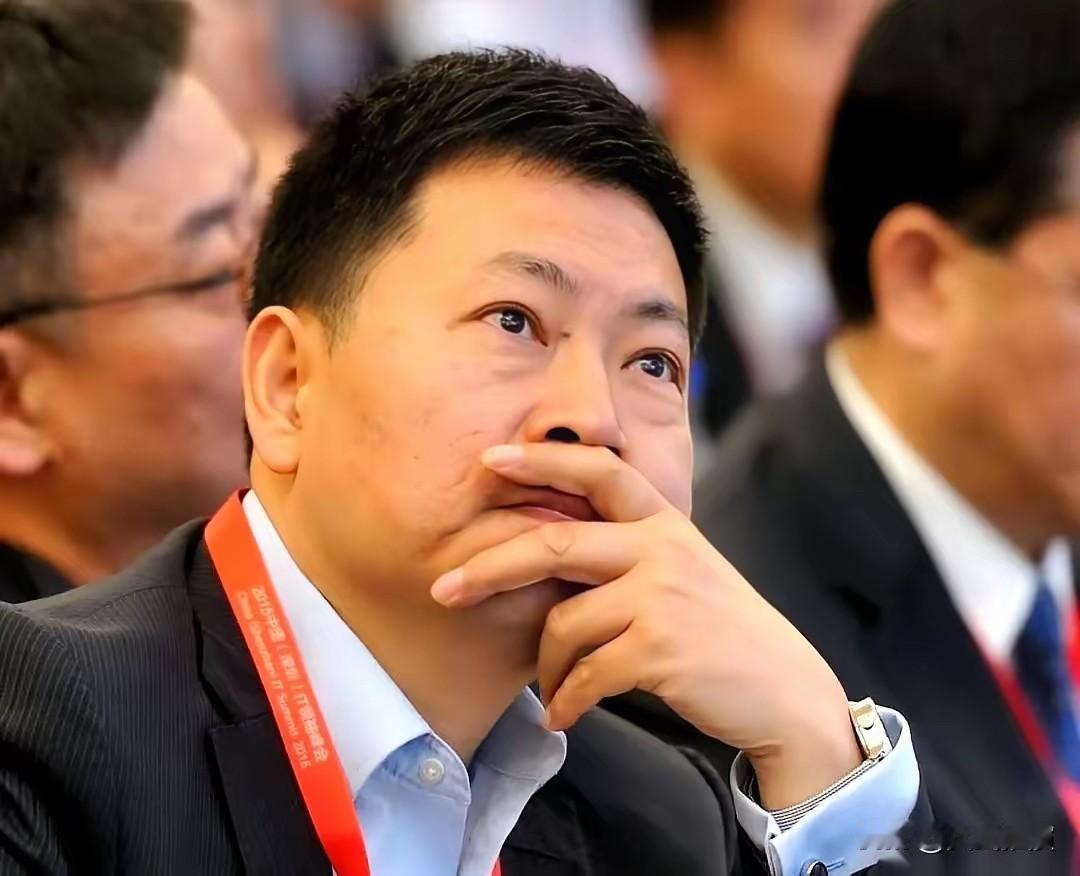 华为余承东一句话，让全场都安静了。他说，就算华为现在掉头去做鞋子、袜子、桌子、椅