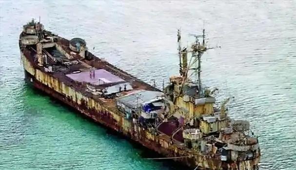 菲律宾军方发言人曾放话：中国胆敢拖走“马德雷山”号，就会用致命武器攻击中国。这边