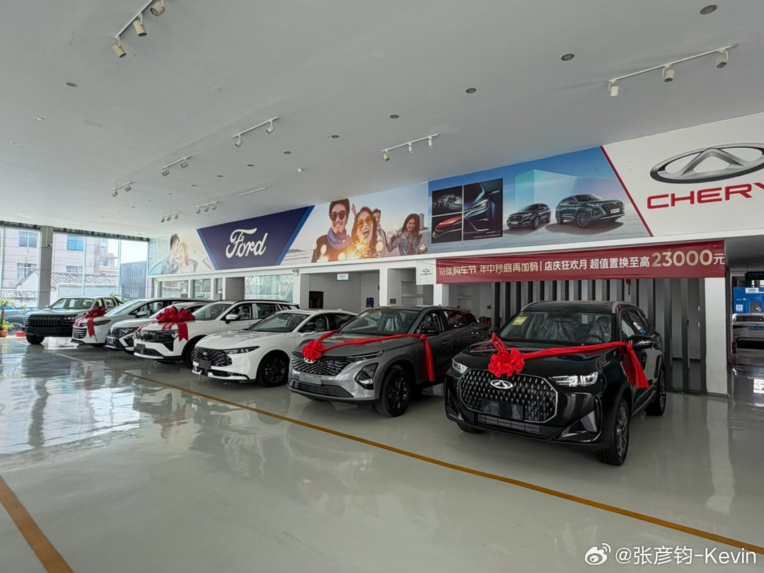 路过腾冲的4S店，一进来啥牌子都有。凯文聊车