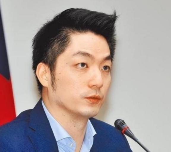 台北市市长蒋万安曾宣称，如果大陆继续在台海进行军机绕台和军演的话，他就要停掉双城