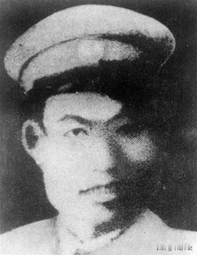 1934年，陈树湘腹部重伤，晕死过去，敌人用担架抬着他，急忙往后方赶，谁料他睁开