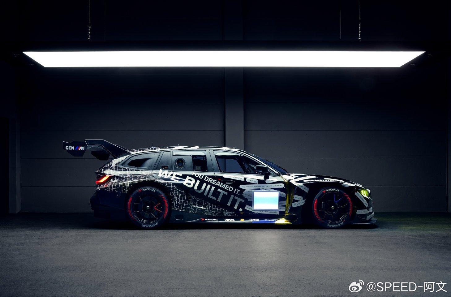 宝马将愚人节的玩笑变成现实，基于M3 Touring旅行车打造的24H赛车正征战