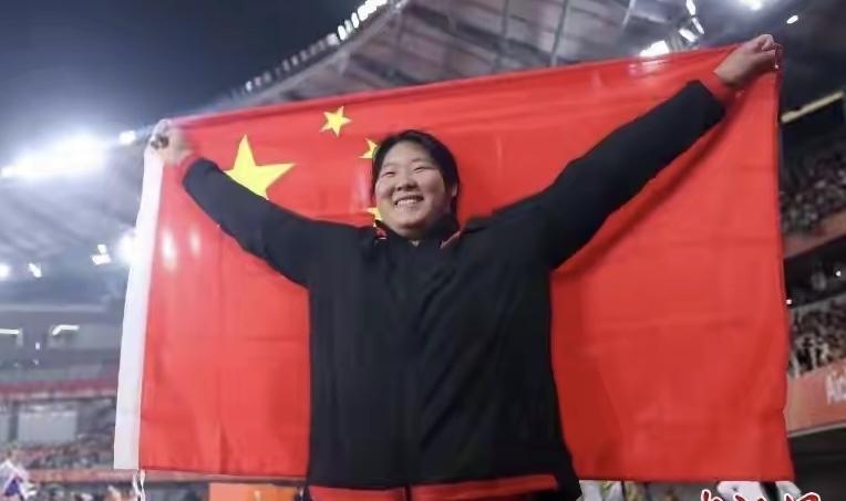 田径场上的小孩姐＆老大哥，严子怡、陈妤颉和谢震业。
都是浙江的🐮🐮🐮！
