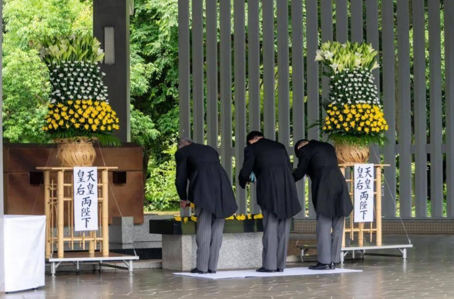 日本官员去了靖国神社，大陆和韩国强烈关注，台湾地区却给出了另一种答案：不仅没有批