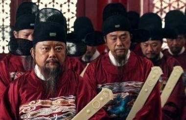 这三桩案件分别是大悲和尚冒充亲王的妖僧案、少年王之明假扮崇祯太子的伪太子案、以及