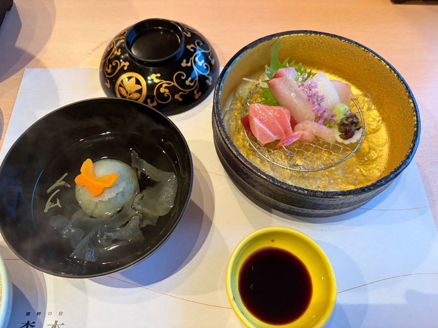 我还是有点品味不来怀石。。山猪吗。。菜上得好慢 吃困了 需要细嚼慢咽品味 还是喜