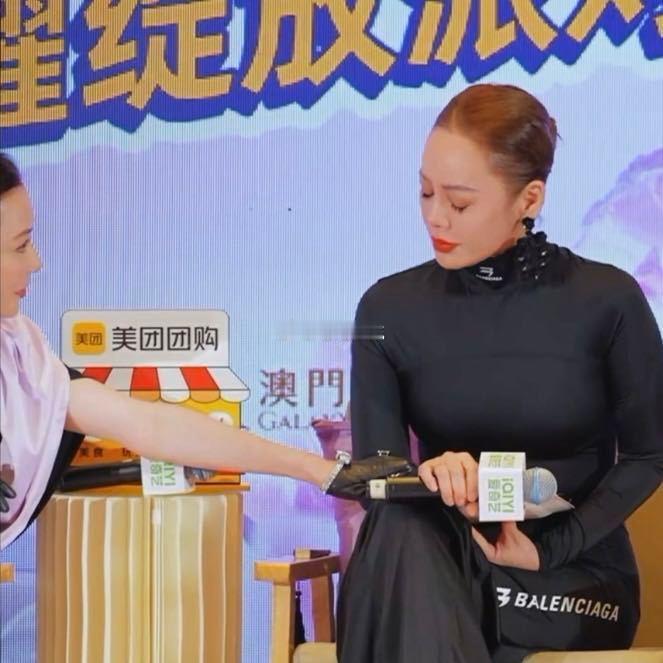 宁静发布会现场3度落泪 《一路繁花2》发布会，宁静忆起1990年离黔赴穗过往，谈