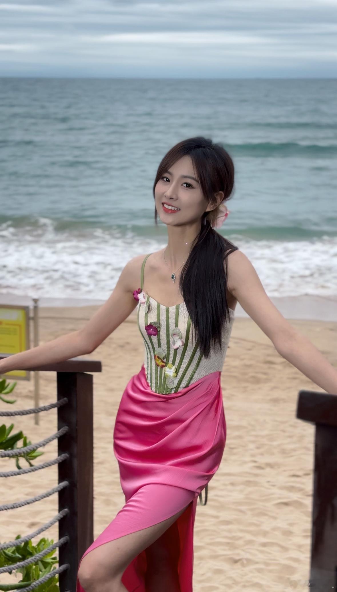 真的丑哭了 😑拍了几百张 只选出来这三张 ​​​