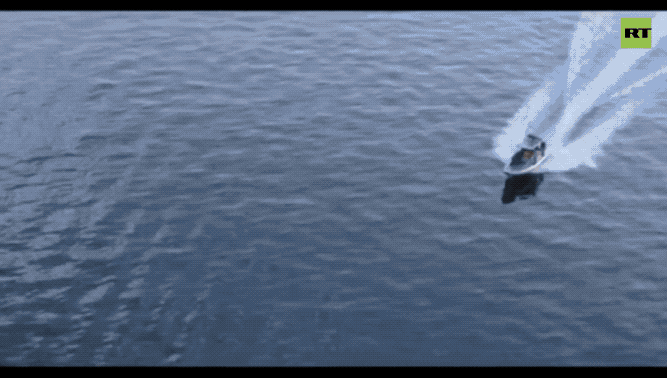 你扣我也扣！伊朗公布霍尔木兹海峡扣船视频：反击美国海上封锁，到底谁是海盗？ 4 