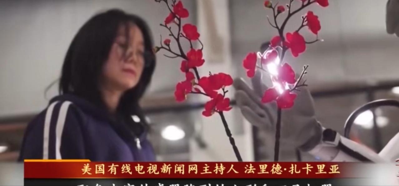 从工艺制作的精巧细节，到工业生产的智能流水线，从低空经济的无人机穿梭，到超级工程