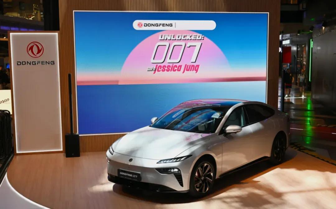 东风奕派eπ007新加坡上市 东风进出口积极拓展东南亚高端市场，出口版奕派悬挂东