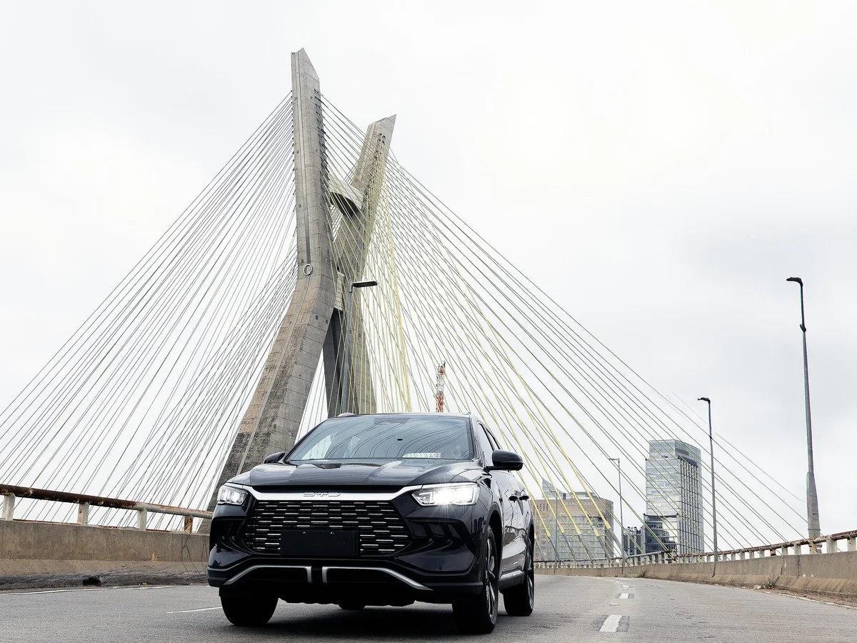 比亚迪在巴西发布了全球首款灵活燃料插混车型。车型应该是宋 PLUS DM-i 的