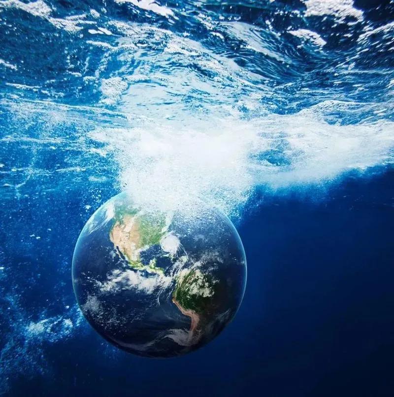 地球上的水分为哪些类型?地球上的水主要分为以下几种类型：
一、按存在状态分
1.