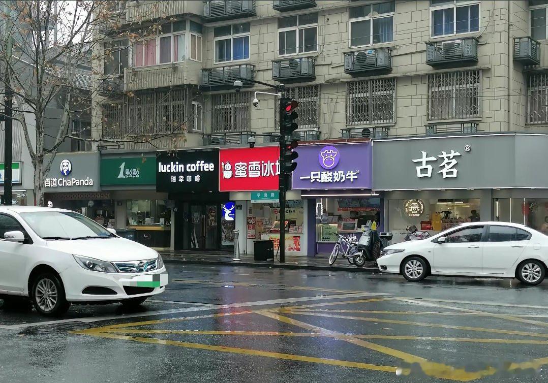 假如你现在渴了，你会进哪一家店？ ​​​