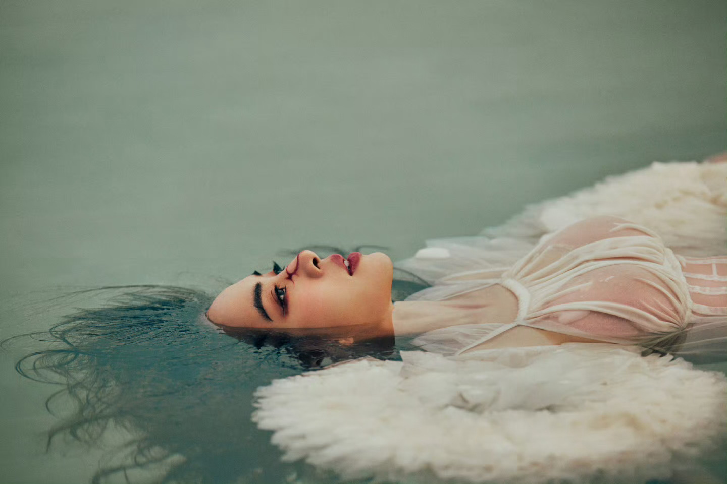 绝美造型，蔡依林fishlovemv上线 