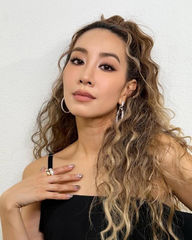 前女子组合Cookies成员吴雨霏（Kary）与初恋男友、「网球王子」洪立熙（B